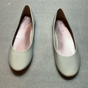 Cute girls white patent flats. New no box. Size 3.
